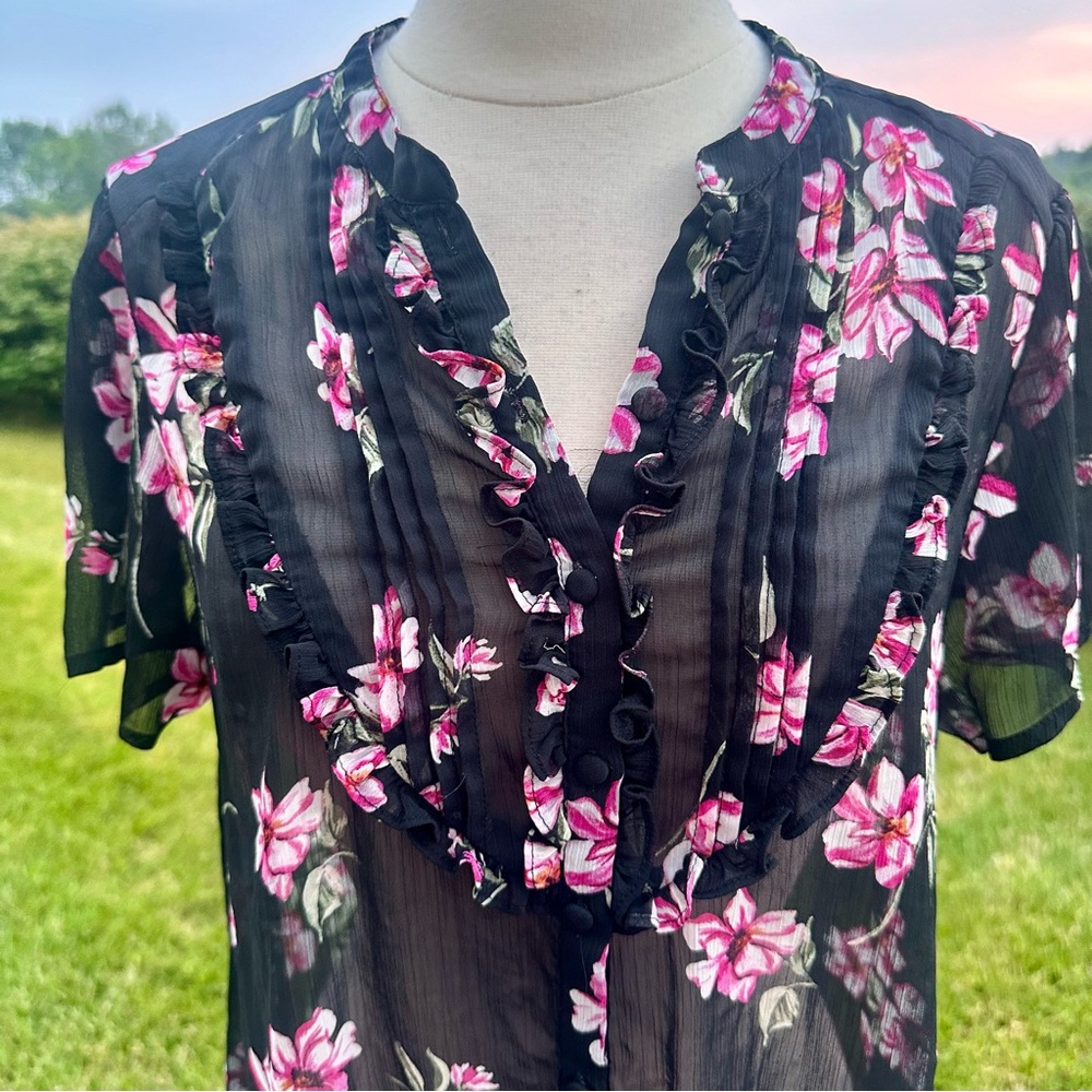 Torrid Black Floral Bubble Hem Blouse - Picture 12 of 16
